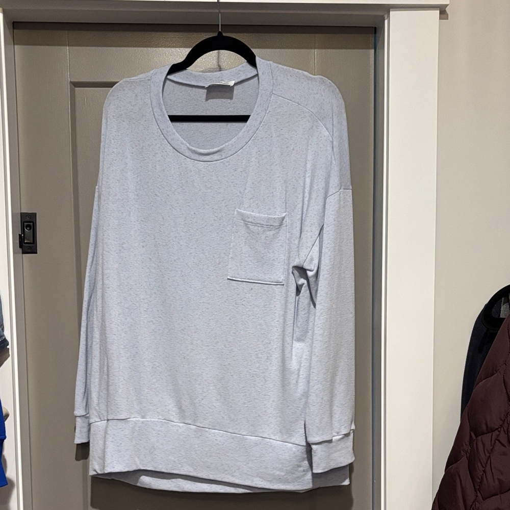 Light blue/gray Long Sleeve Top